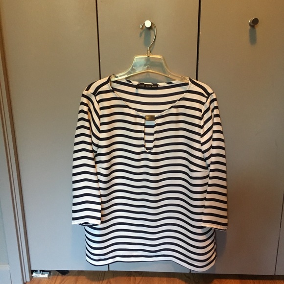 Zara 3/4 sleeve blouse.  Loose & super comfortable - Picture 4 of 7